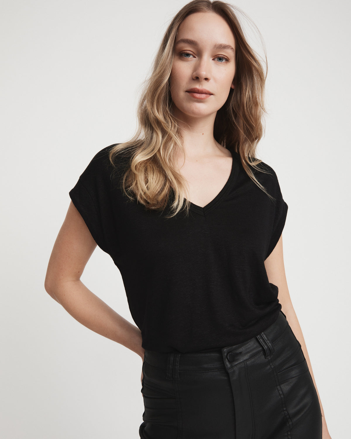 Linen V Neck Tee