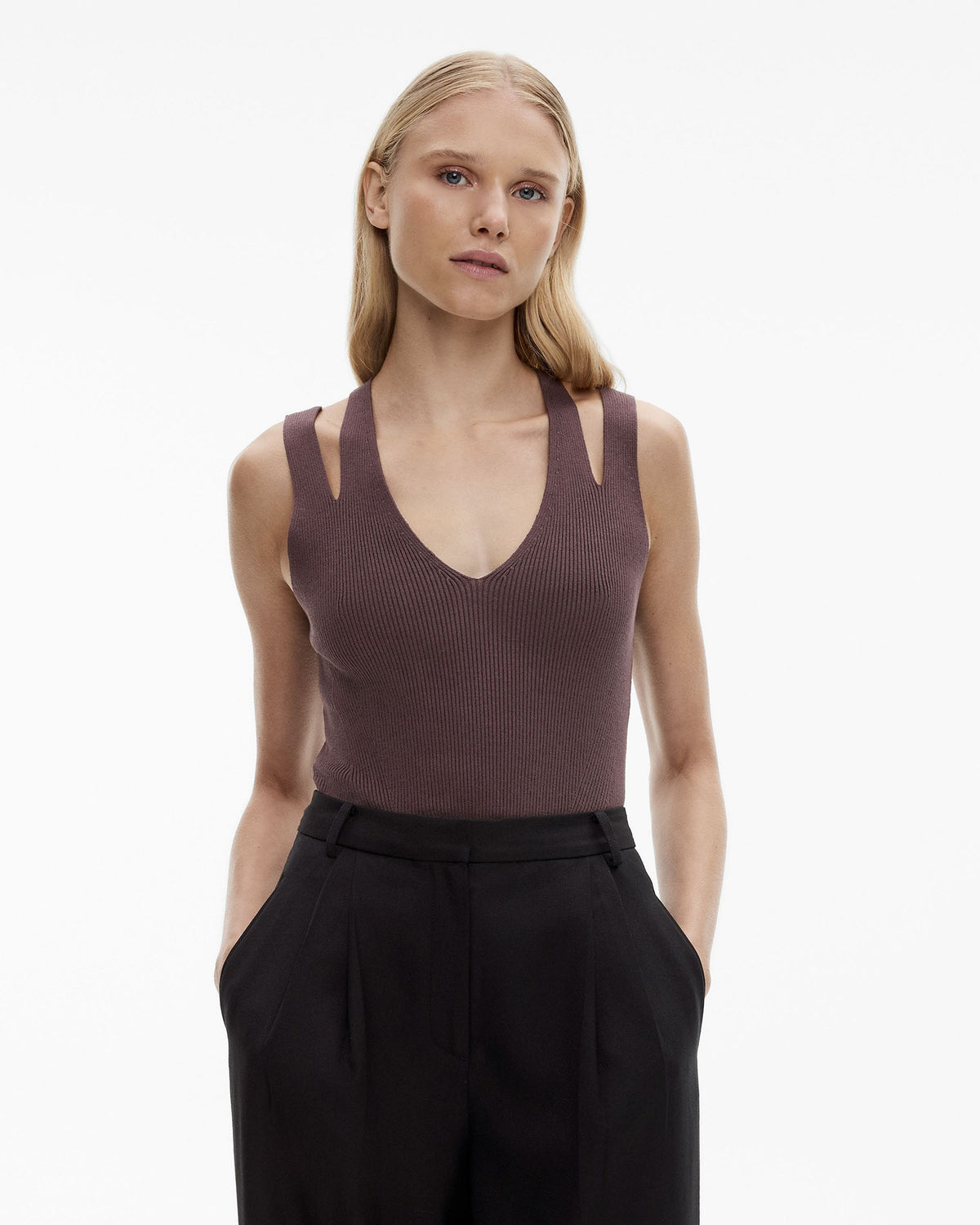 Cut Out Rib Tank