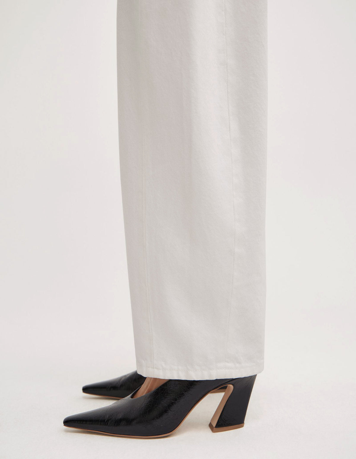 Barrel Leg Jeans