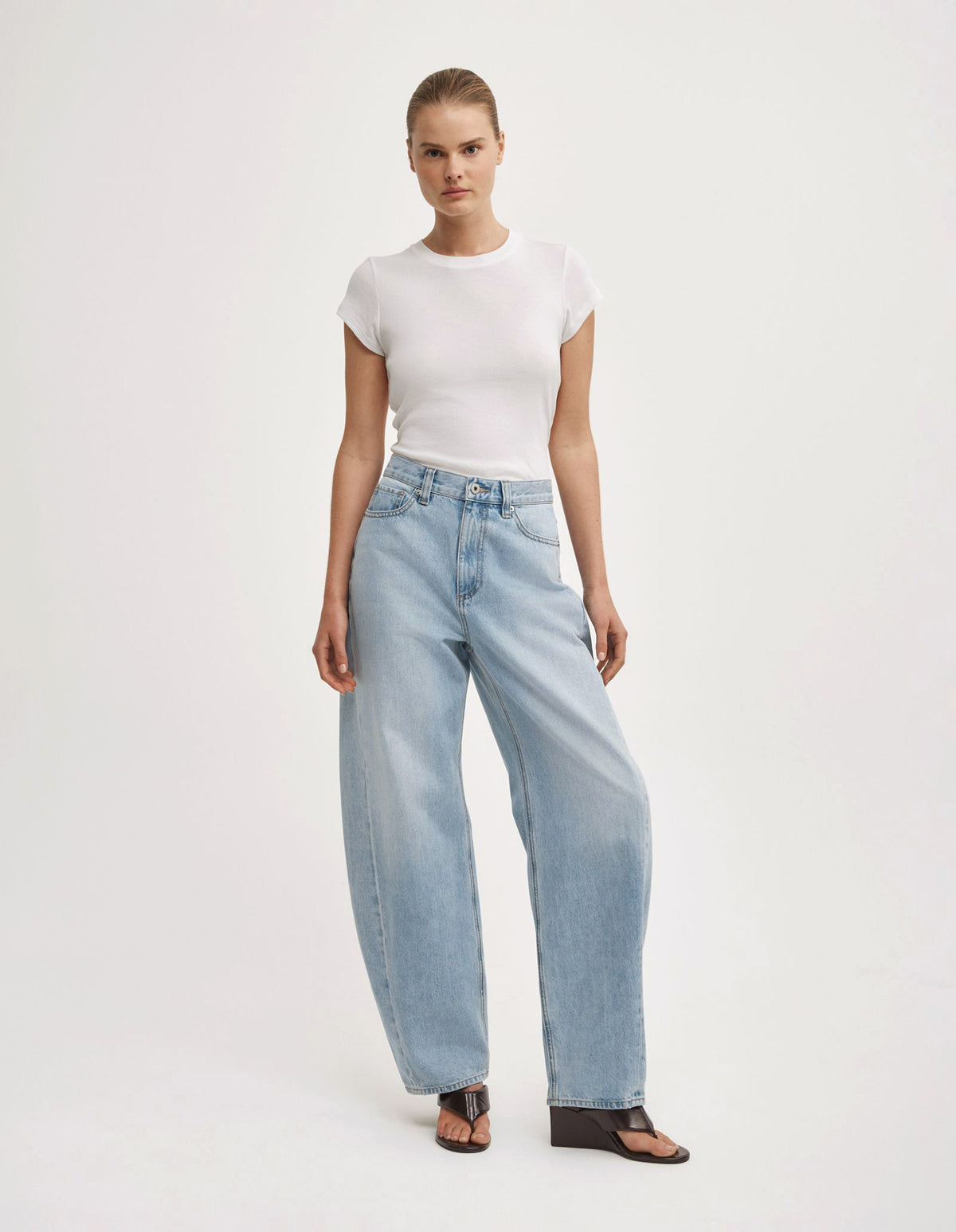 Barrel Leg Jeans