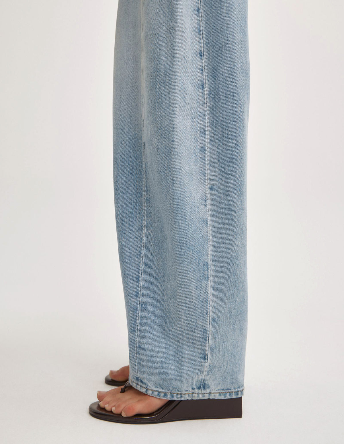 Barrel Leg Jeans