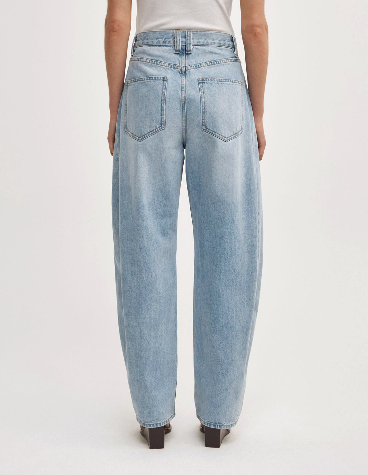 Barrel Leg Jeans