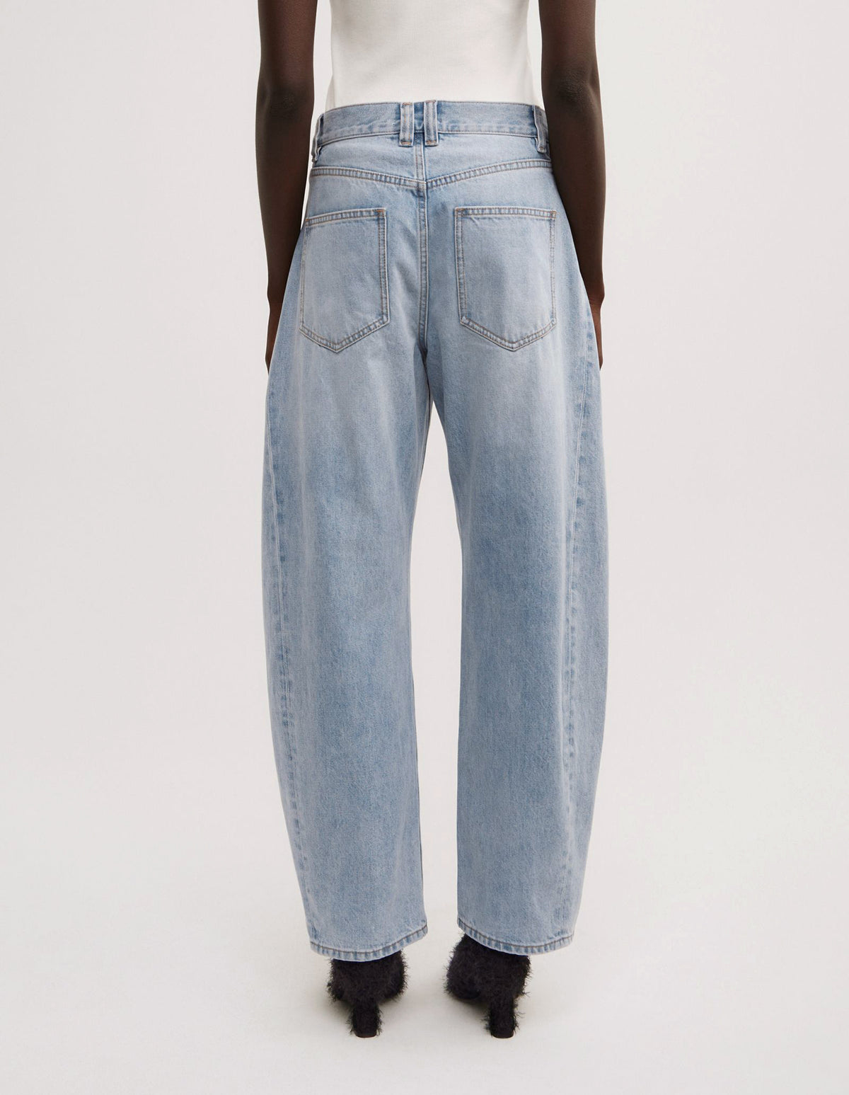 Barrel Leg Jeans