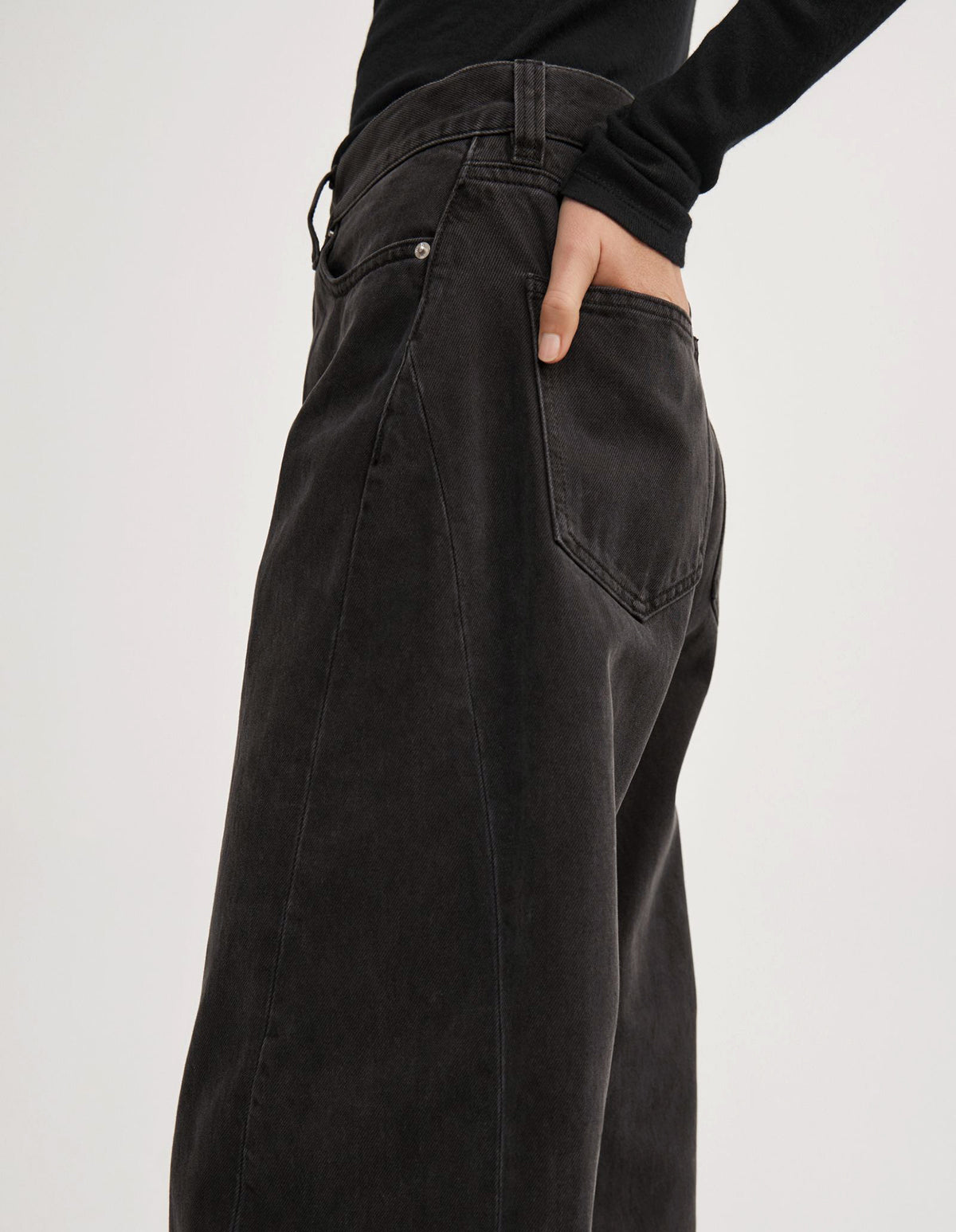 Barrel Leg Jeans