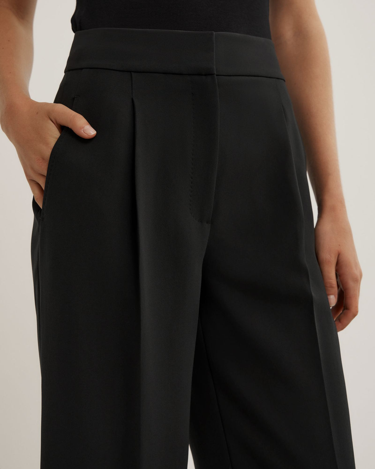 Pick Stitch Crop Pants