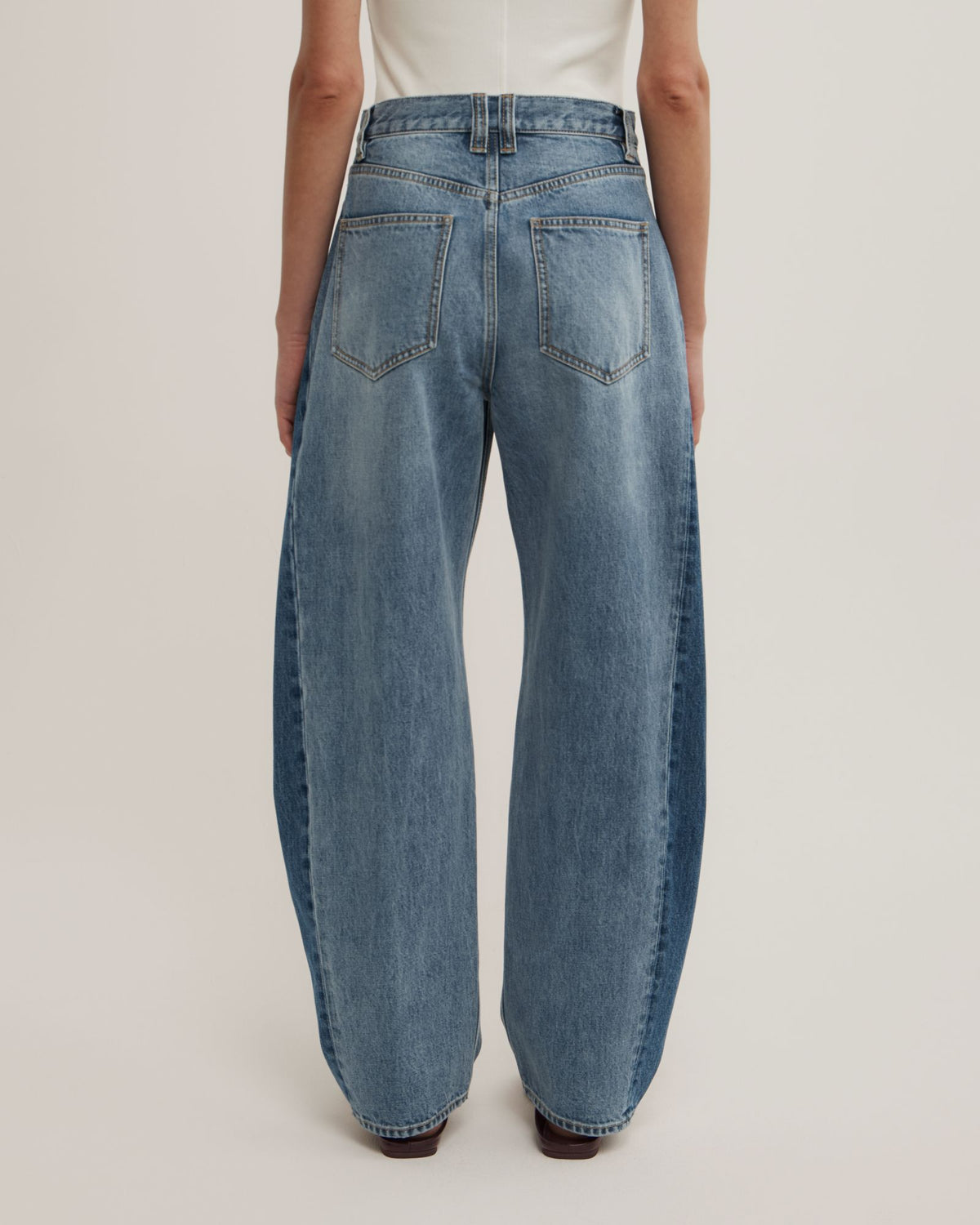 Contrast Barrel Jeans