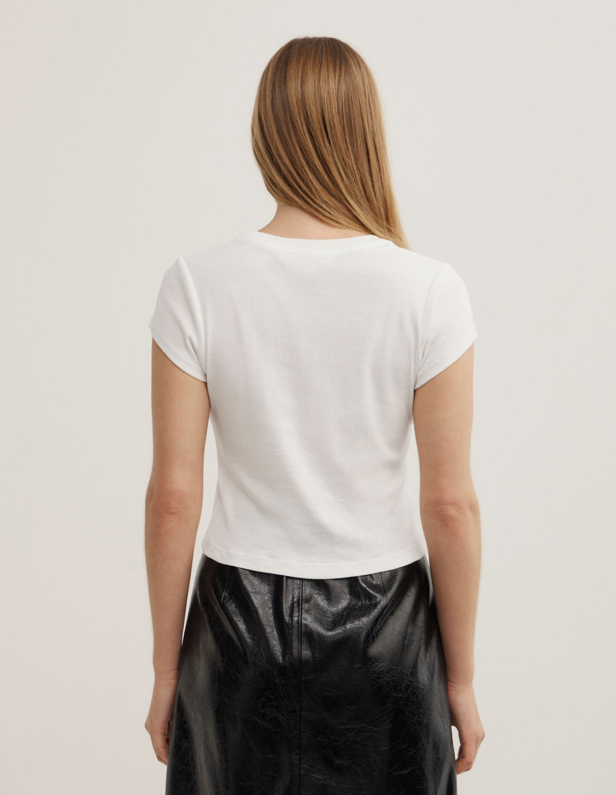 Short Sleeve Fitted T-Shirt