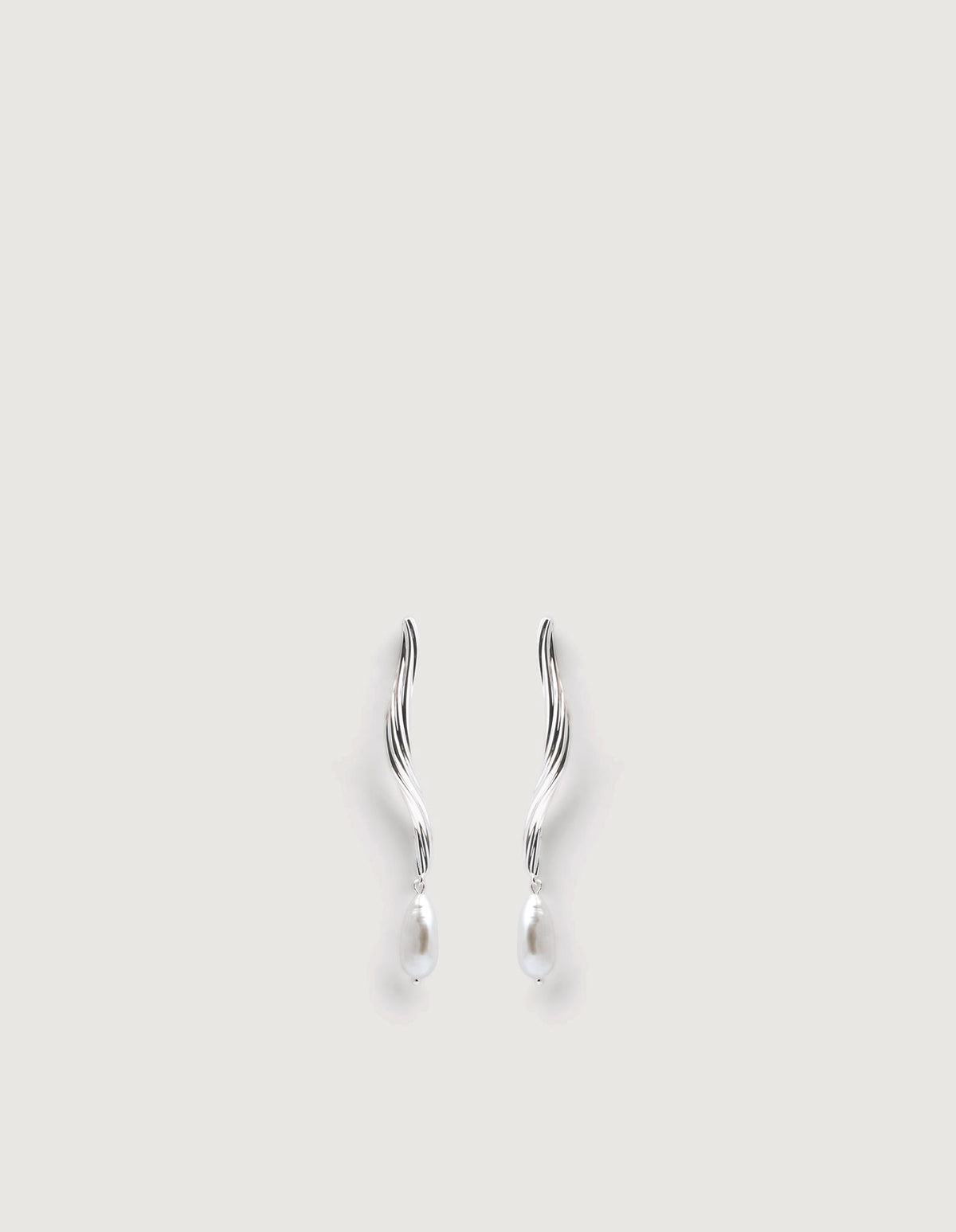 Rumi Pearl Earring