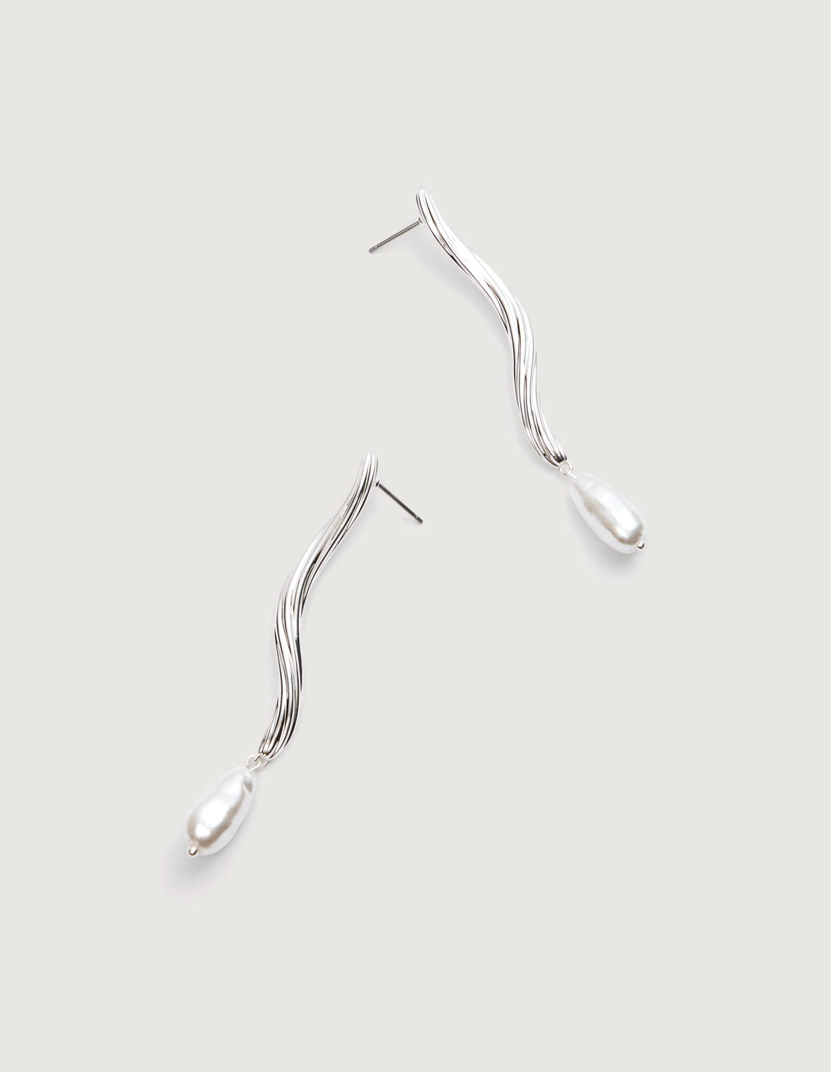 Rumi Pearl Earring