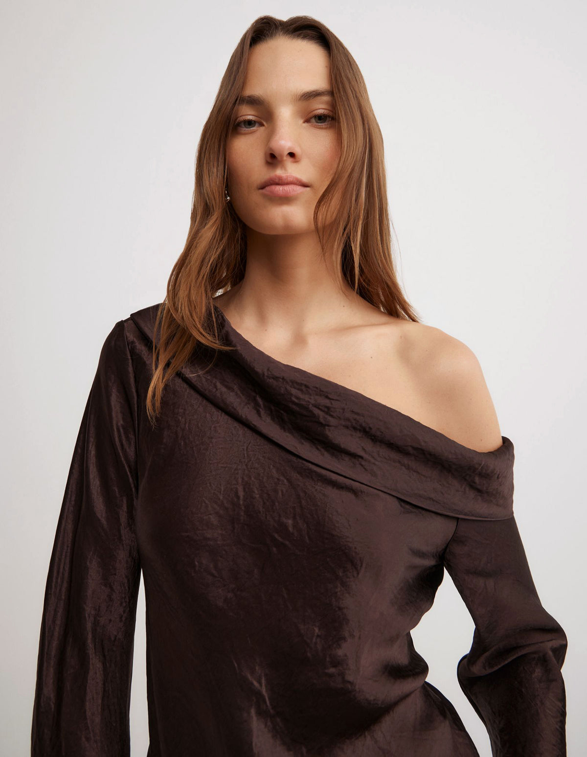 Asymmetric Shoulder Top