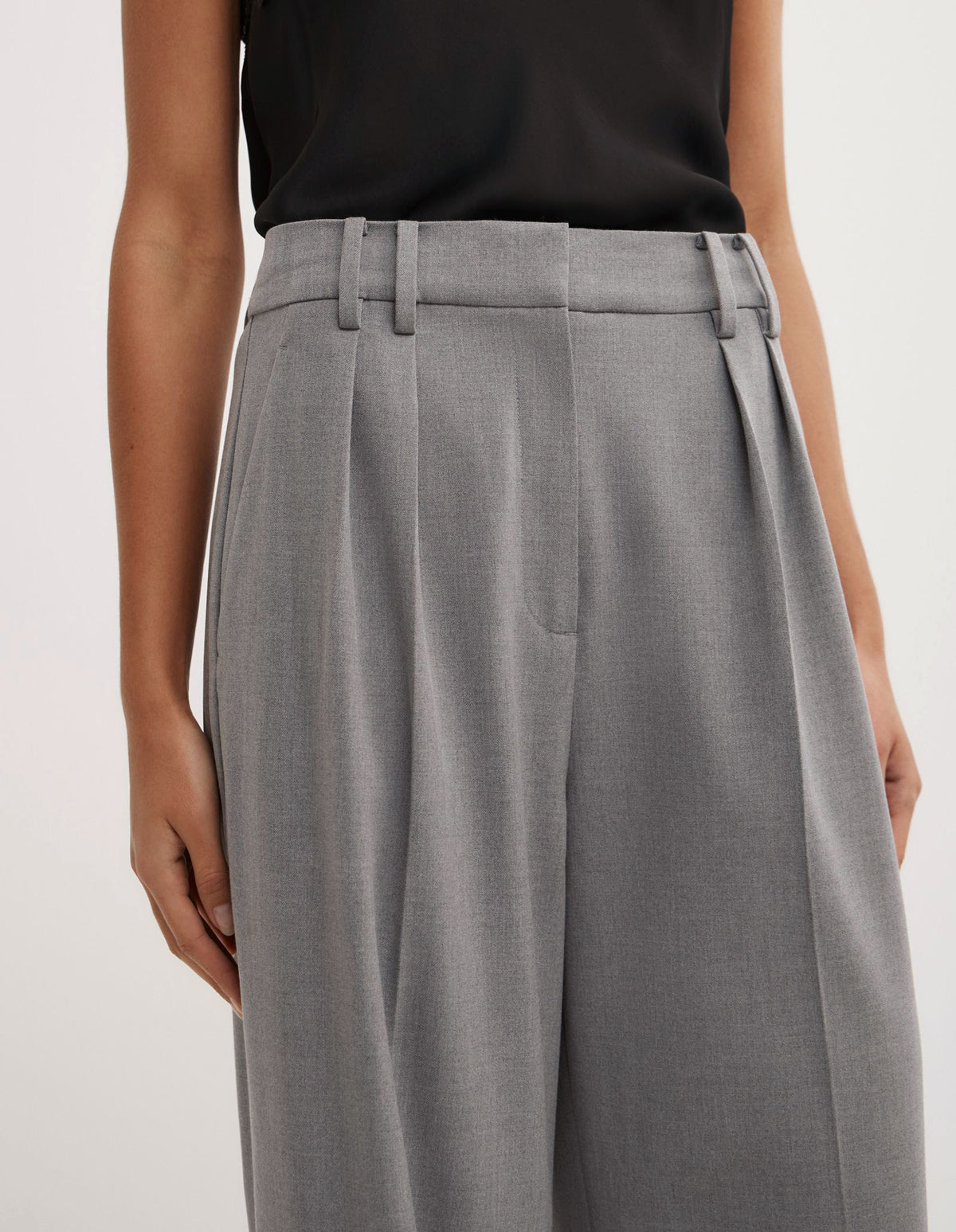 Soft Pleat Trouser