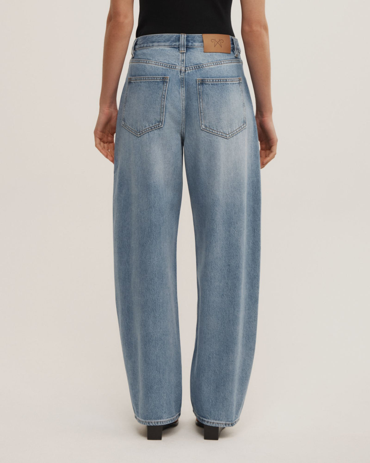 Soft Curve Barrel Jeans